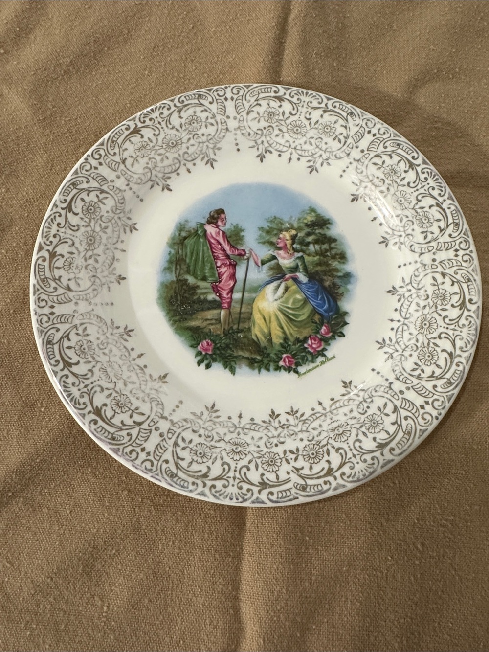 Vintage Romantic Couple Decorative Dinner Plate in White with Multicolor Center